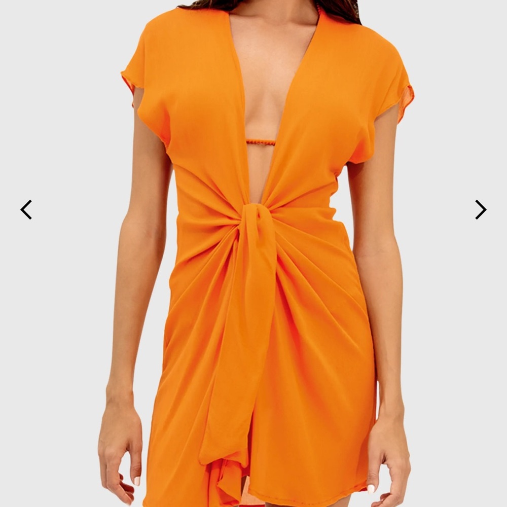 Sasha Short Cover Up - Tangerine × 1
XS
Vix